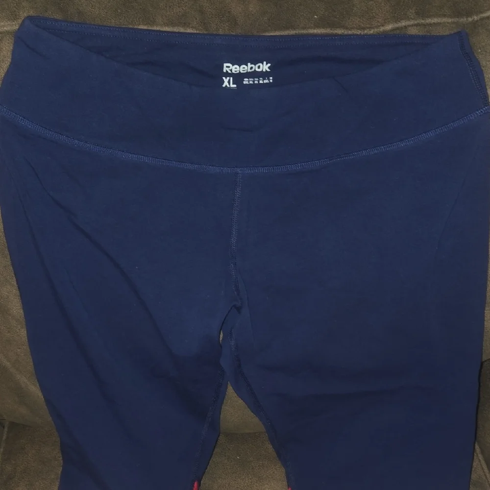 Womens Reebok Blue Leggings With a Red & White Trim and Star Design ~ Size XL - Picture 3 of 16